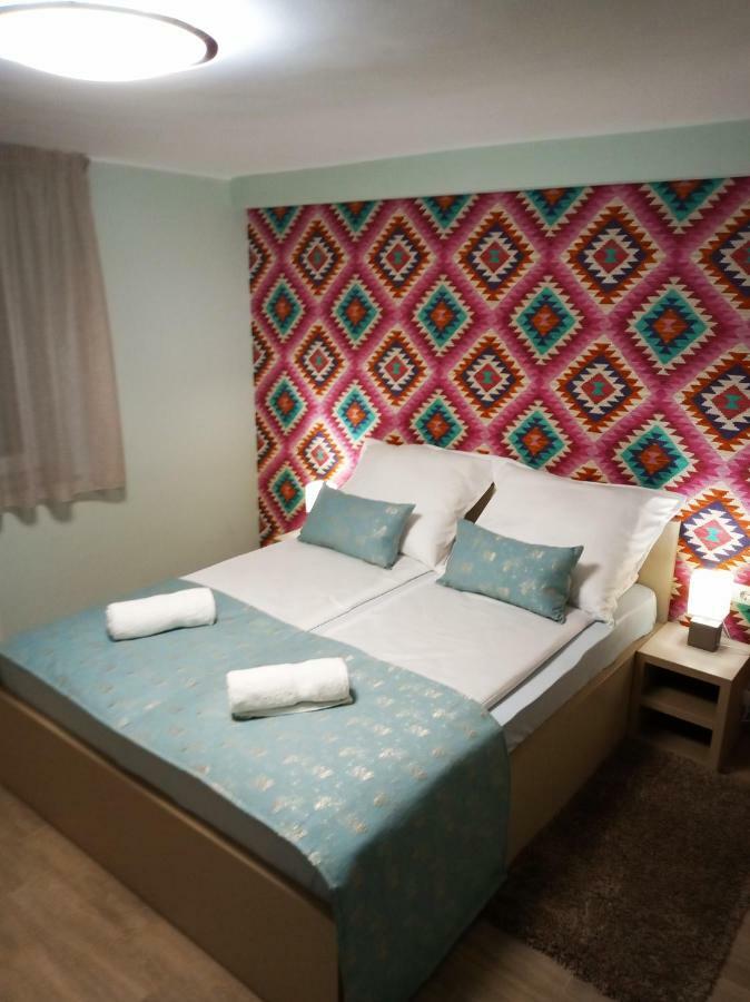 Appartement Valentina Apartman à Eger Extérieur photo