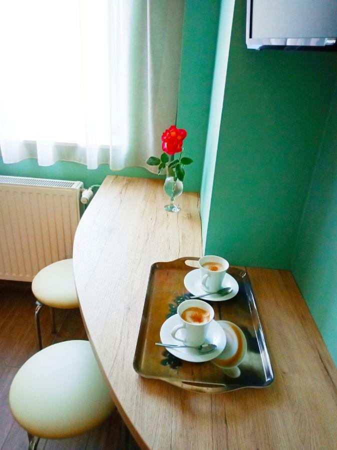 Appartement Valentina Apartman à Eger Extérieur photo